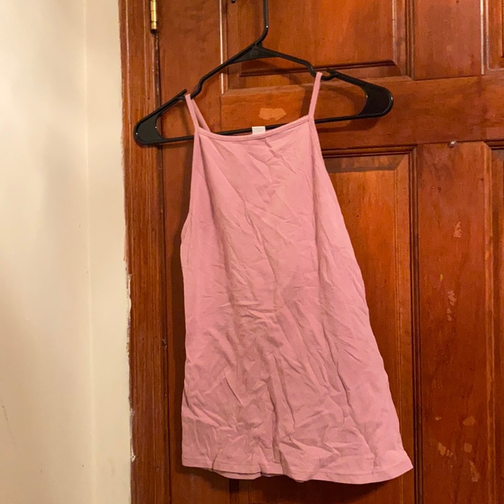 pink top